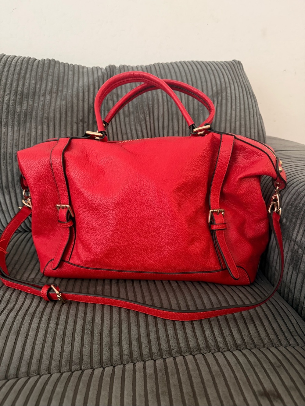 ORA DELPHNE Adele Red
Pebble Satchel BAG.
